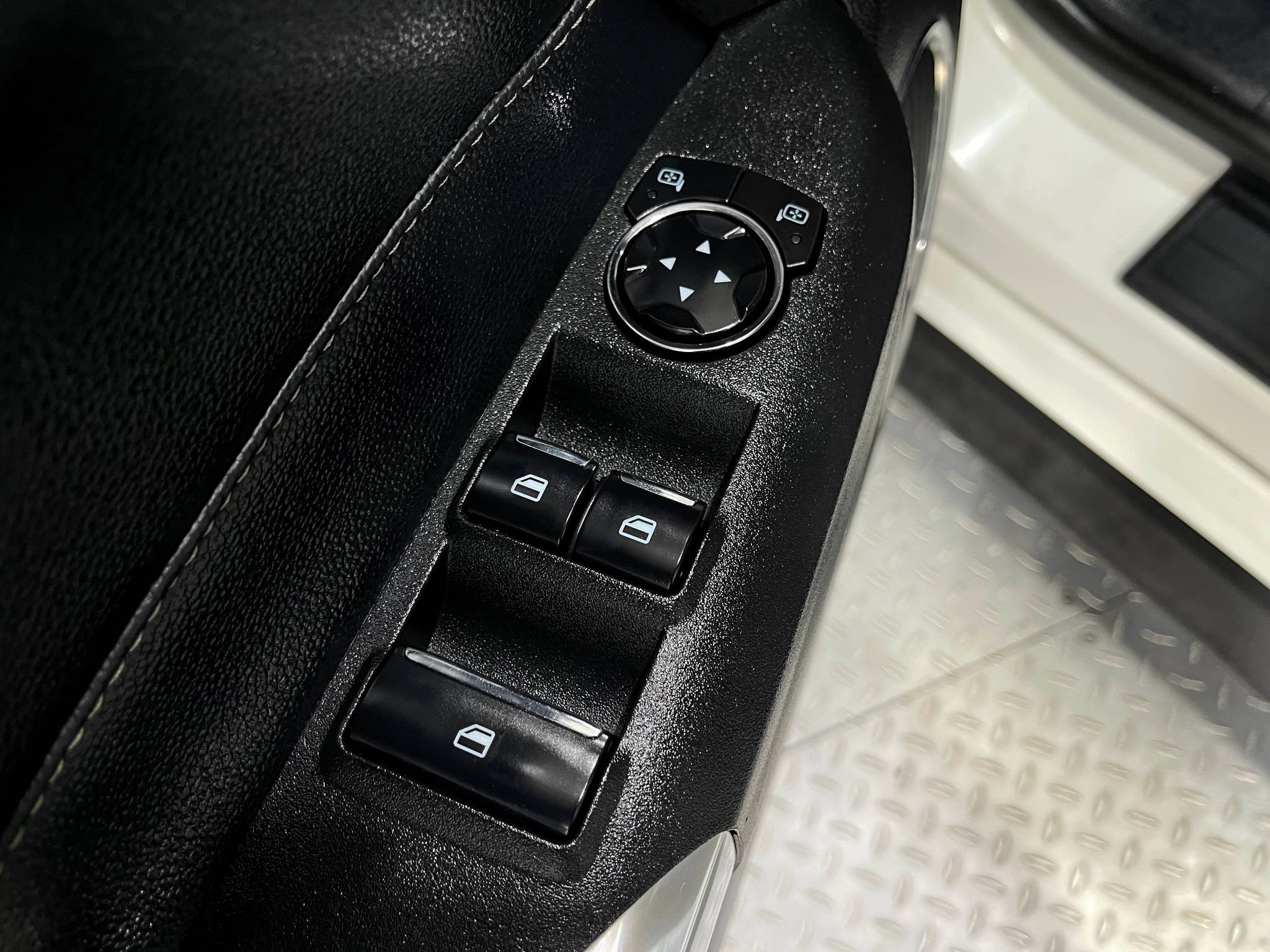 Used 2018 Ford Mustang GT Premium RWD image 15