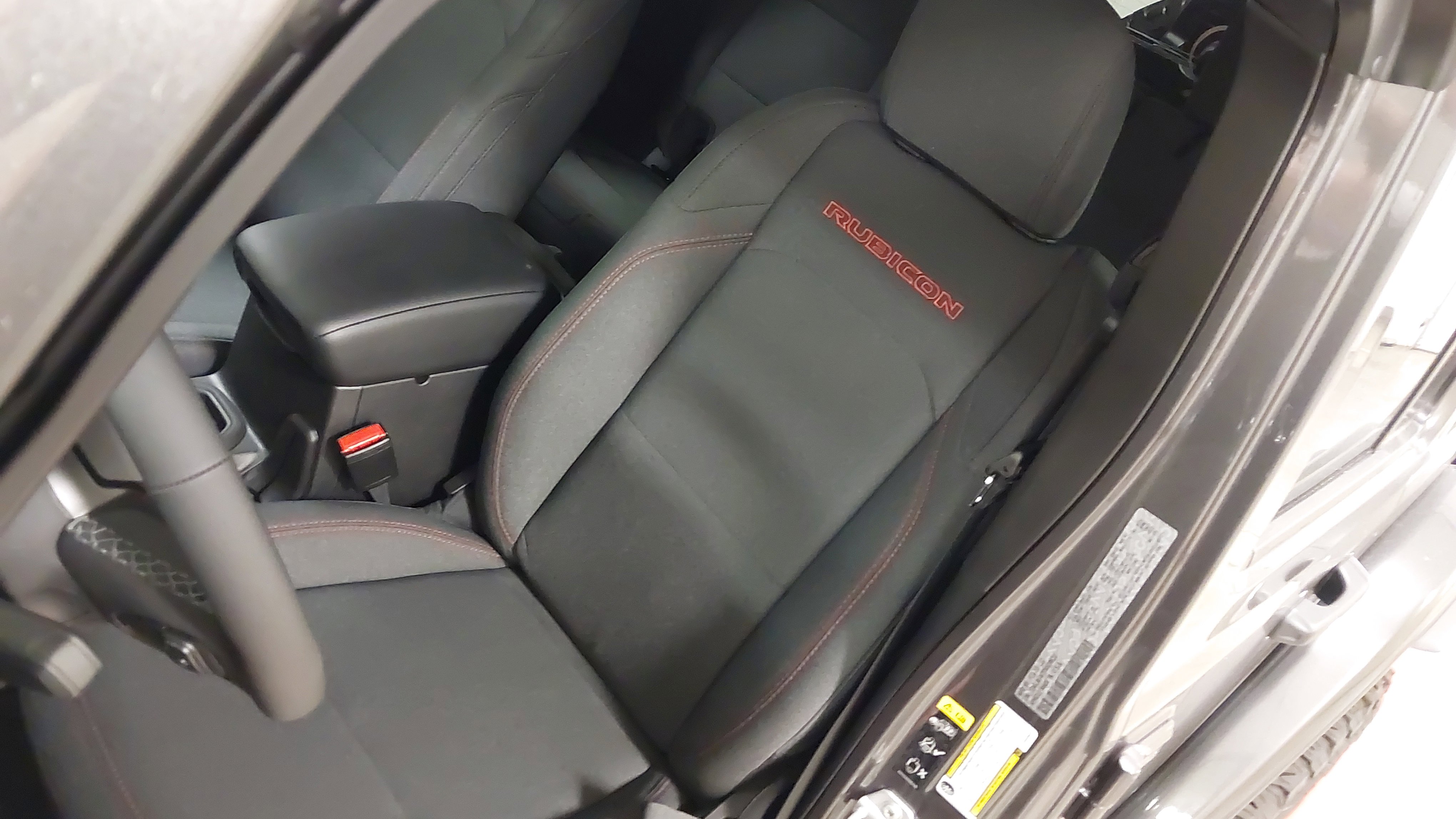 New 2025 Jeep Wrangler Unlimited Rubicon w/ XTREMEE 35" Tire Package image 22