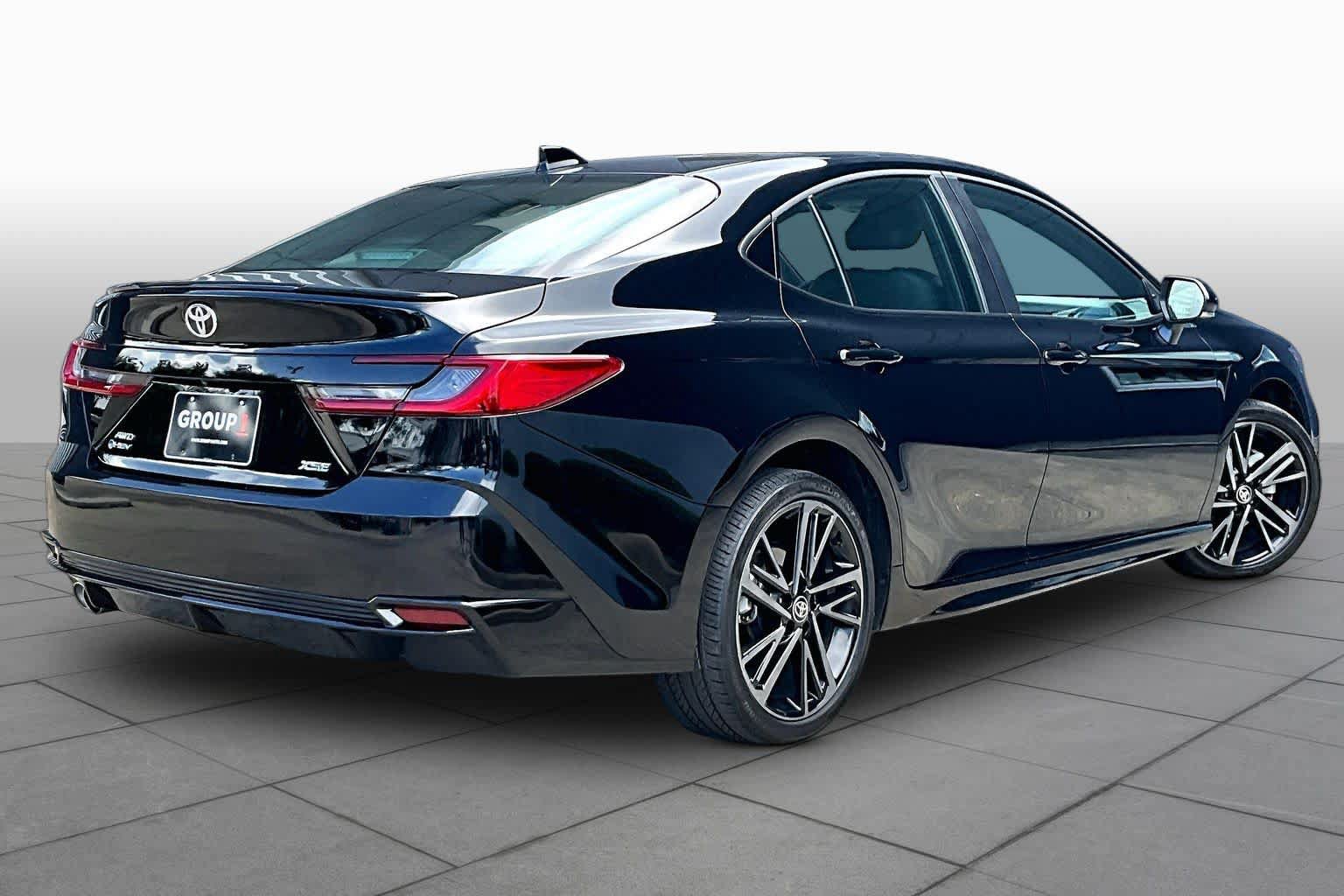Used 2025 Toyota Camry XSE AWD/4WD image 13