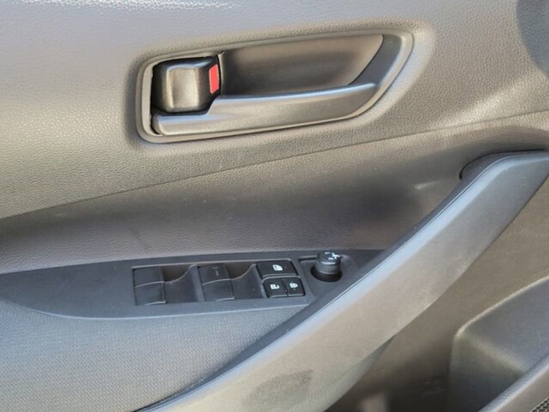 Used 2025 Toyota Corolla LE image 27
