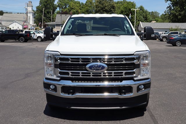 New 2025 Ford F350 XLT image 11