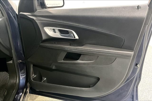 Used 2017 Chevrolet Equinox LT w/ Convenience Package image 30