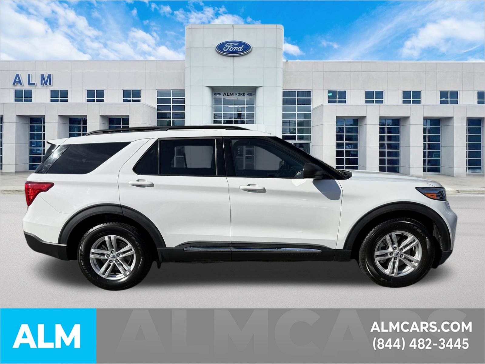 Used 2023 Ford Explorer XLT w/ Equipment Group 202A RWD image 5