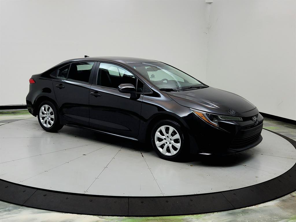 Used 2026 Toyota Corolla LE FWD image 3