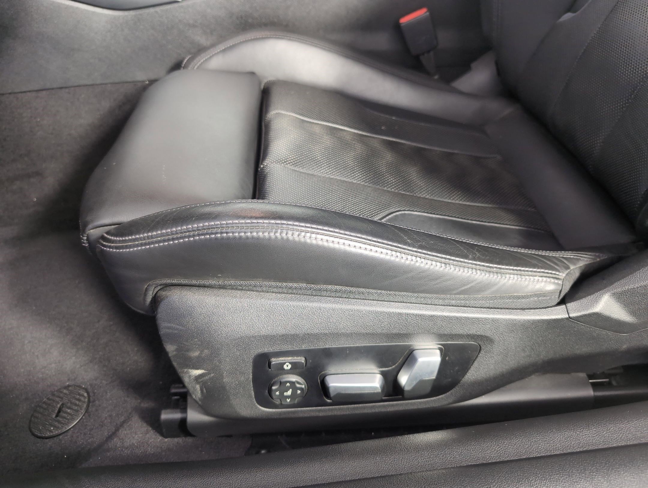 Used 2024 BMW M4 Competition w/ M Carbon Exterior Package image 11