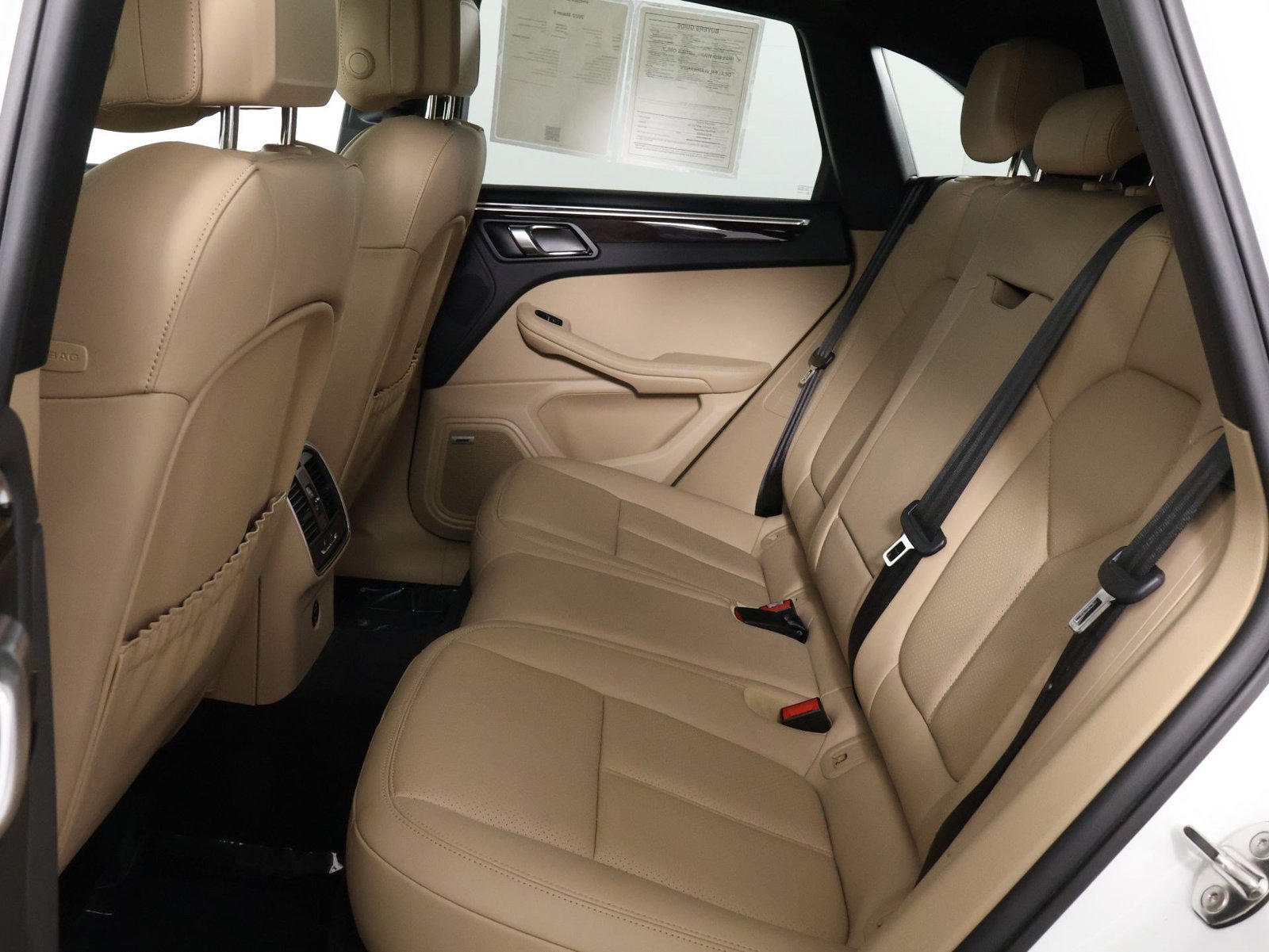 Certified 2022 Porsche Macan S AWD/4WD image 33