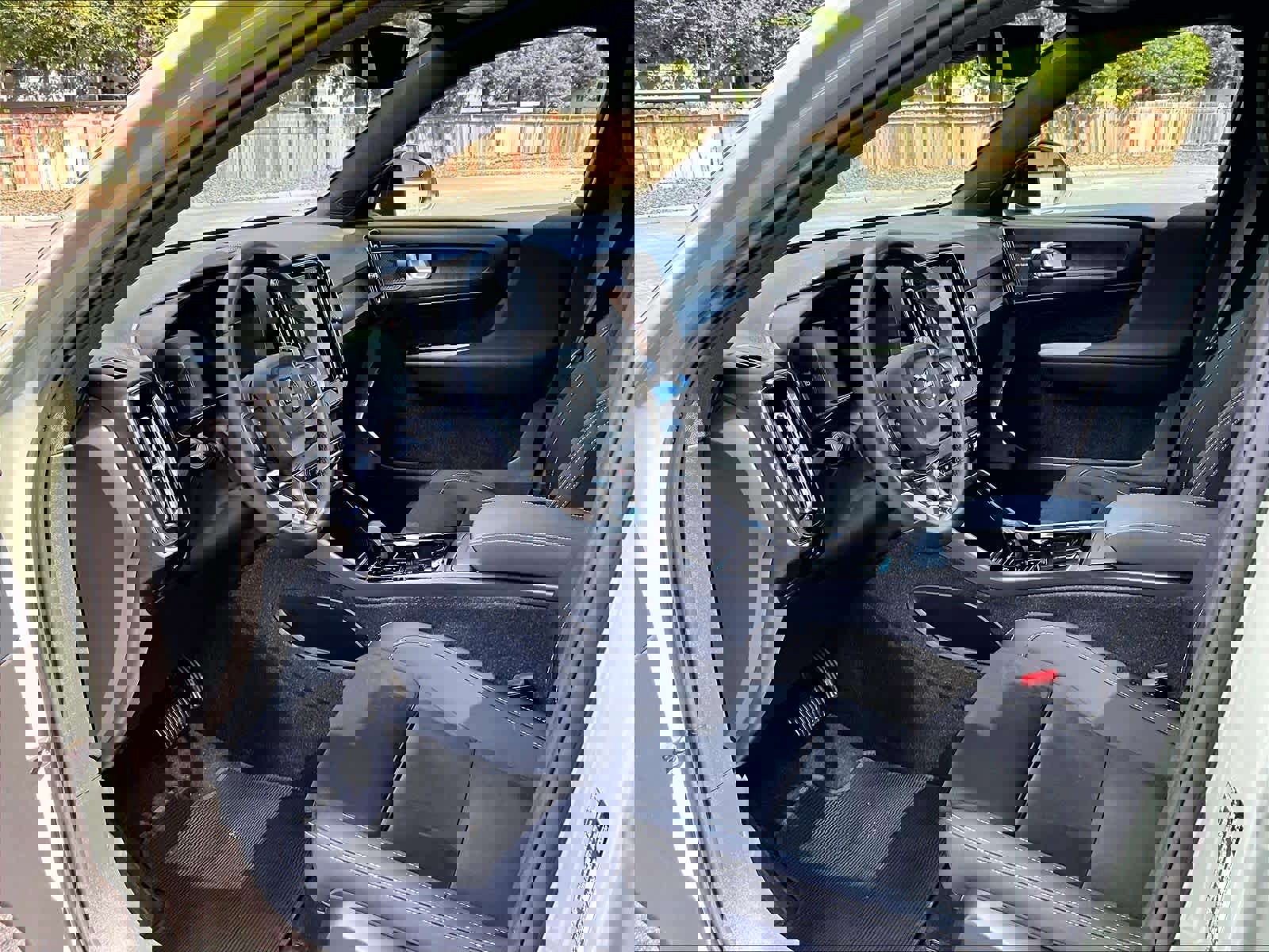 Used 2023 Volvo C40 P8 Recharge Ultimate AWD/4WD image 16