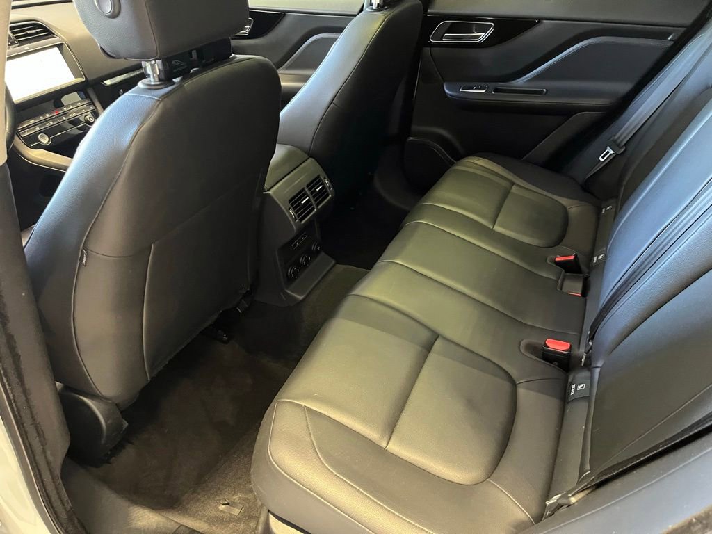 Used 2019 Jaguar F-PACE Premium AWD/4WD image 26