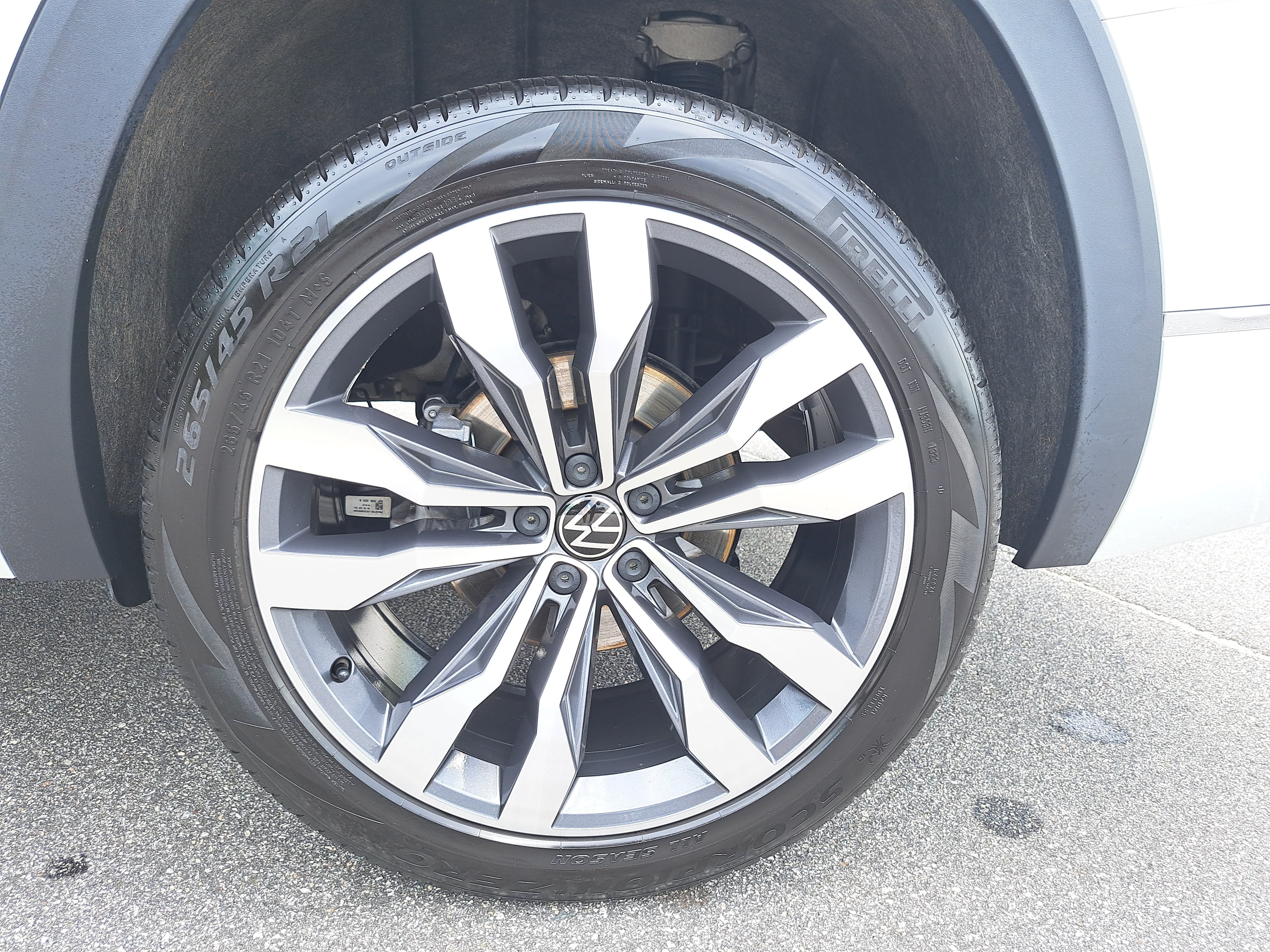 Used 2023 Volkswagen Atlas SEL Premium AWD/4WD image 33