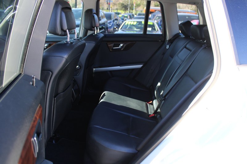 Used 2011 Mercedes-Benz GLK 350 2WD image 10