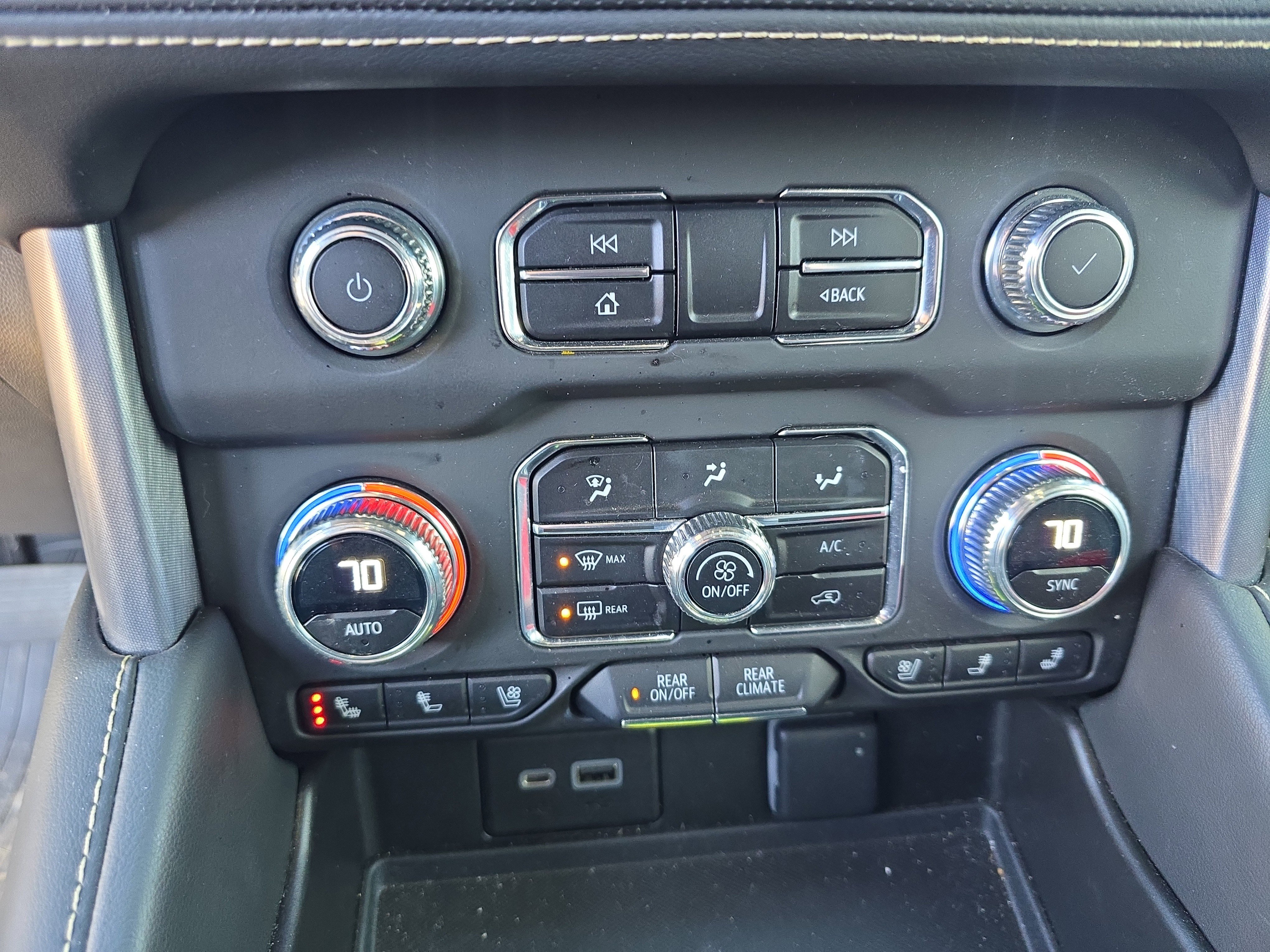 Used 2023 GMC Yukon SLT AWD/4WD image 26