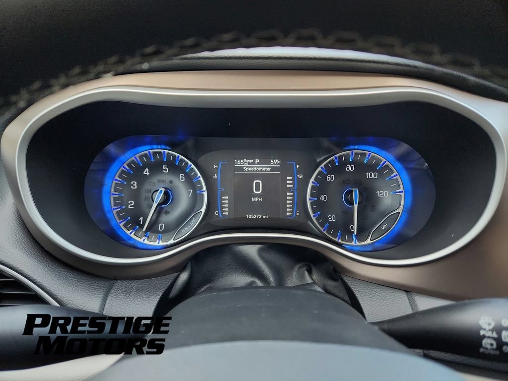 Used 2022 Chrysler Voyager LX FWD image 14