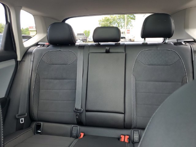 Certified 2023 Volkswagen Taos SE w/ Panoramic Sunroof Package FWD image 11