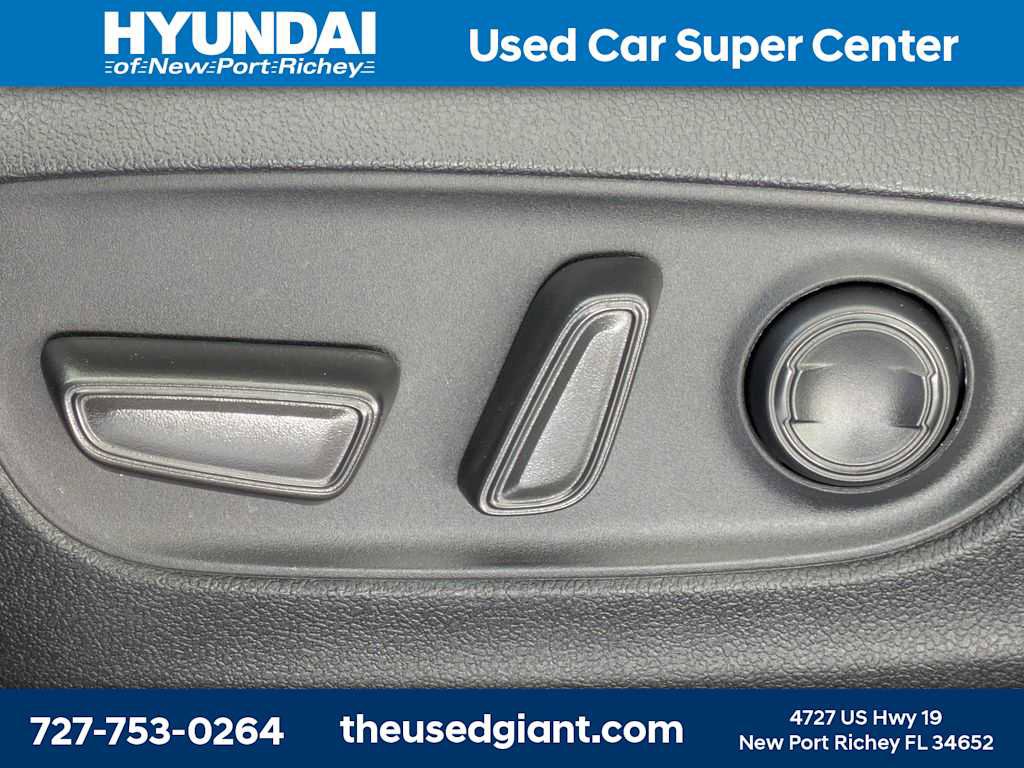 Used 2024 Toyota RAV4 XLE w/ Convenience Package image 25