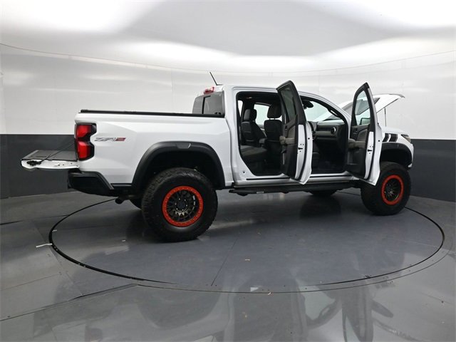 Used 2024 Chevrolet Colorado ZR2 w/ ZR2 Convenience Package III image 39