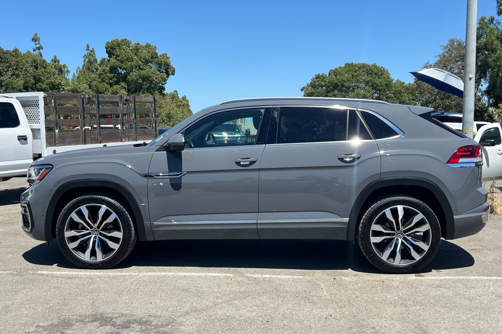 Used 2021 Volkswagen Atlas Cross Sport SEL Premium R-Line AWD/4WD image 7