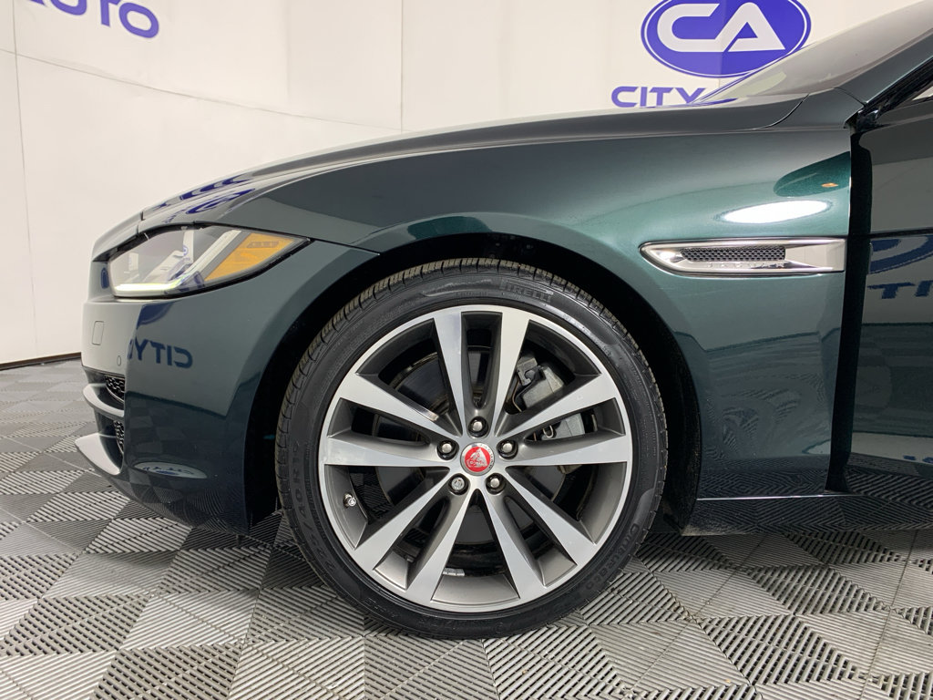 Used 2017 Jaguar XE Prestige image 12