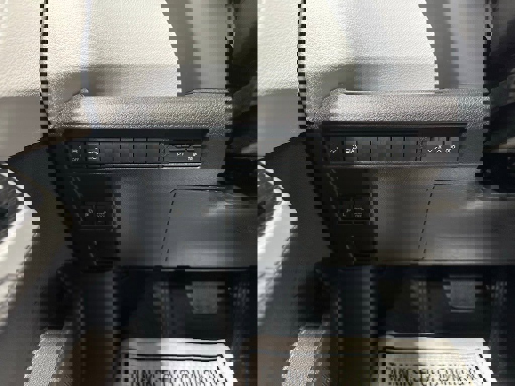 Used 2025 Toyota Sienna XSE image 17