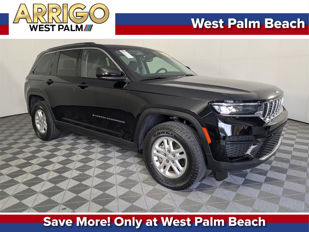 Certified 2023 Jeep Grand Cherokee Laredo image 1