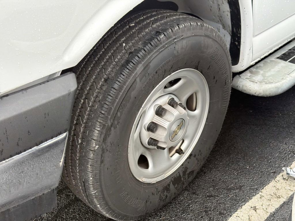 Used 2024 Chevrolet Express 2500 w/ Driver Convenience Package image 10