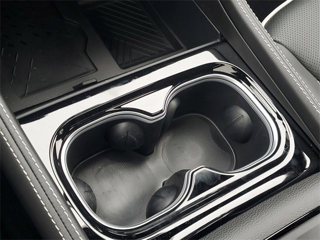 New 2026 Chrysler Pacifica Limited w/ Uconnect Theater Family Group image 30