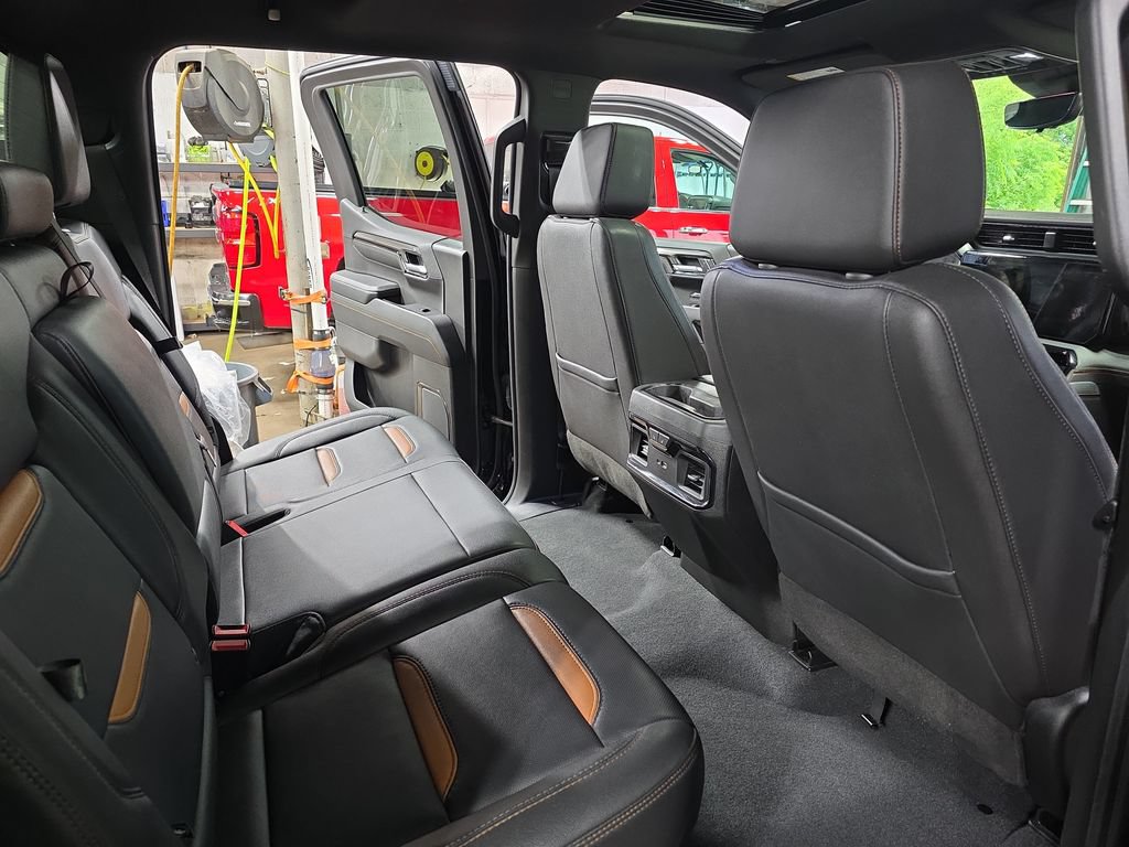 Used 2023 GMC Sierra 1500 AT4 w/ Technology Package AWD/4WD image 11