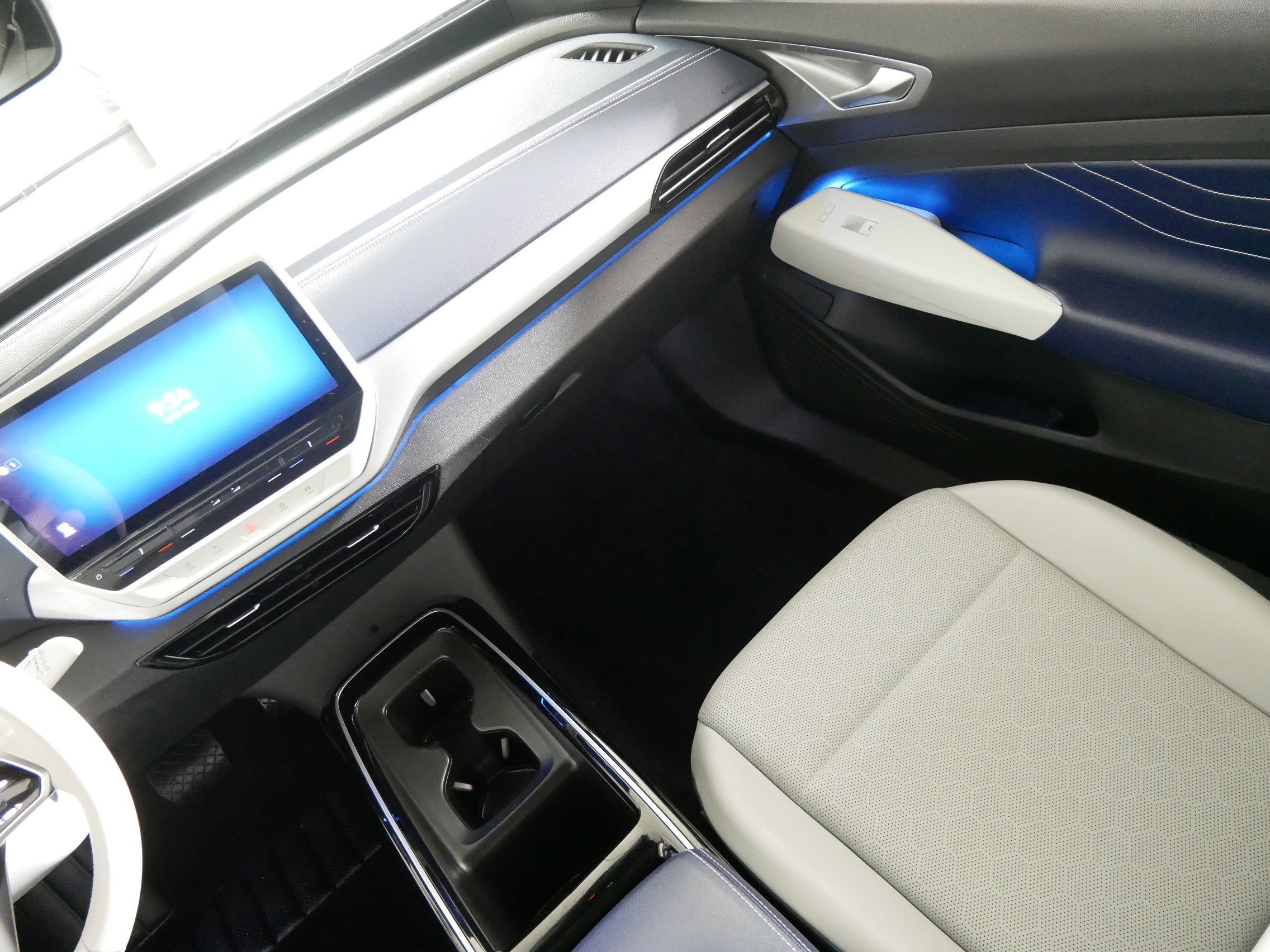 Used 2023 Volkswagen ID.4 S image 11