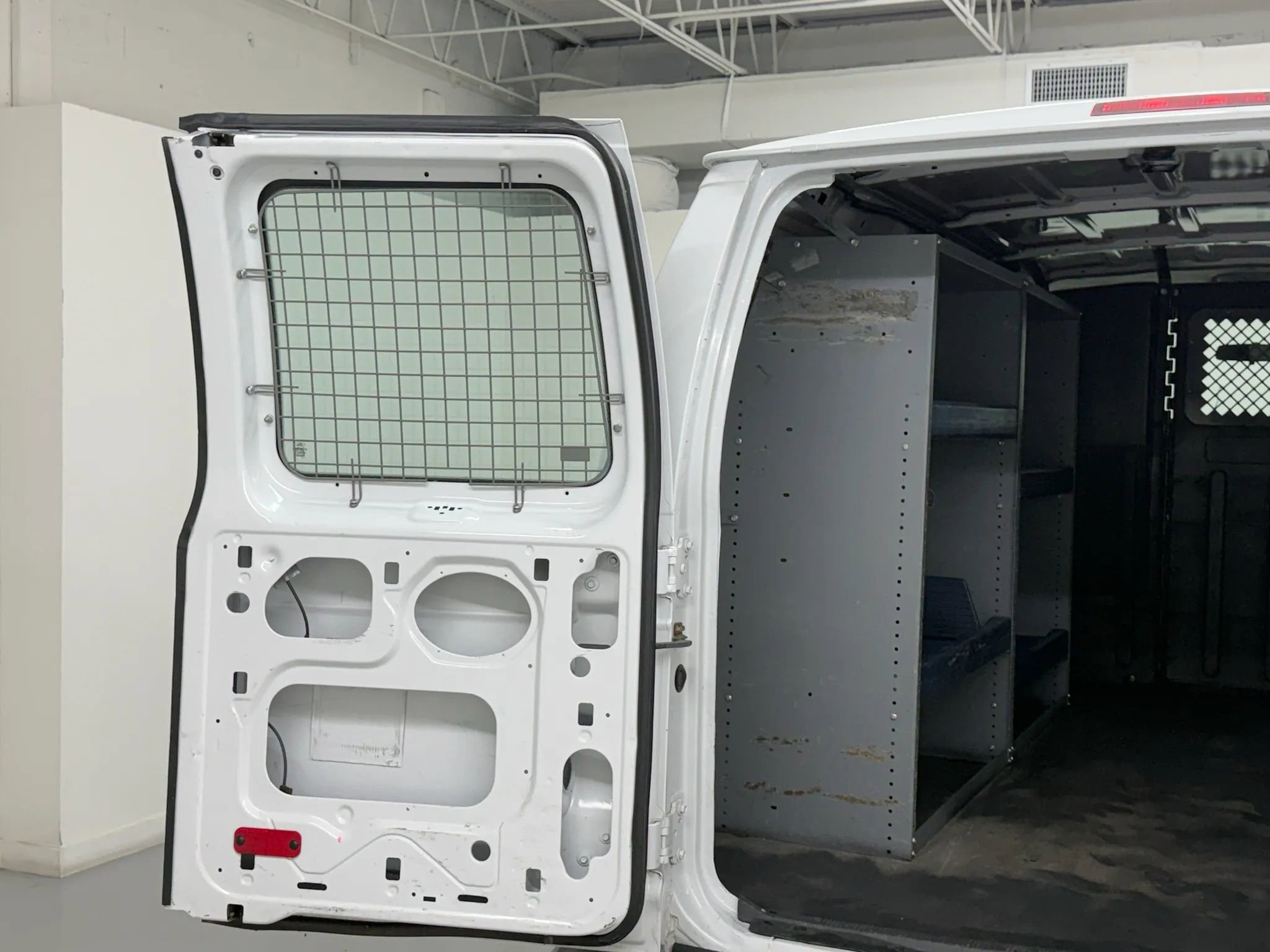 Used 2011 Ford E-150 and Econoline 150 w/ Commercial Cargo Van Pkg RWD image 29