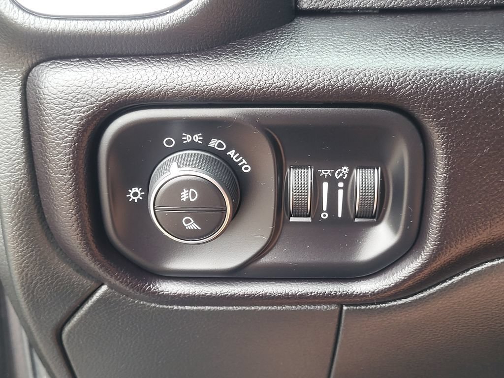 Used 2023 RAM 2500 Laramie AWD/4WD image 29