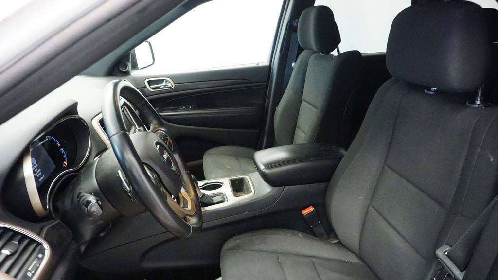 Certified 2017 Jeep Grand Cherokee Laredo w/ Quick Order Package 23E image 22