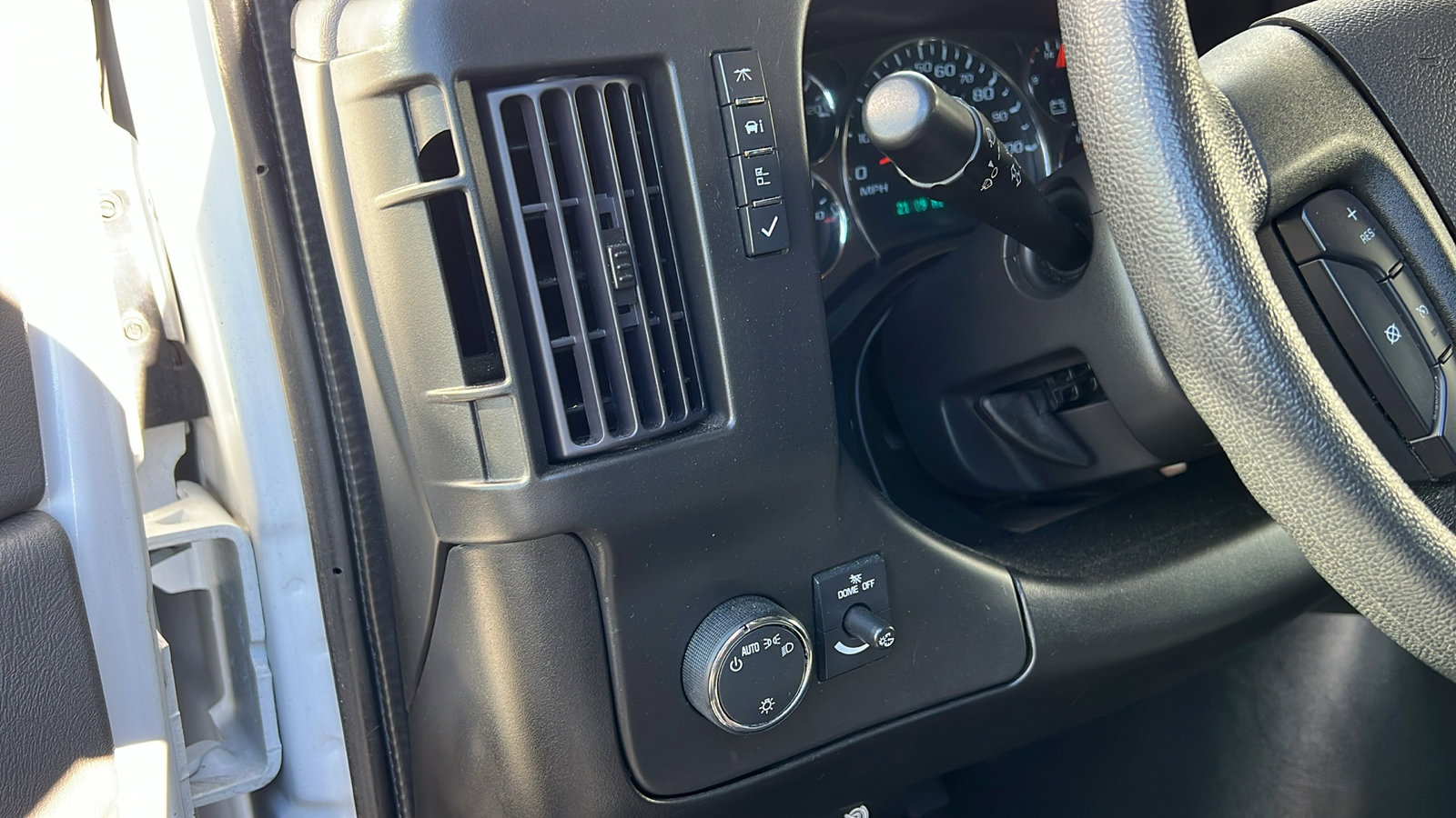 Certified 2022 Chevrolet Express 2500 w/ Driver Convenience Package image 27