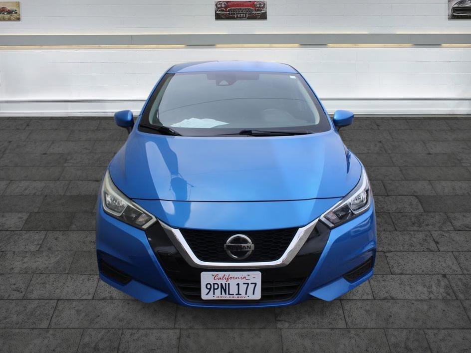 Used 2022 Nissan Versa SV FWD image 2