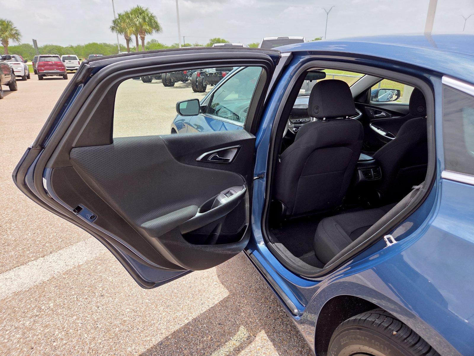 Used 2024 Chevrolet Malibu LT FWD image 14