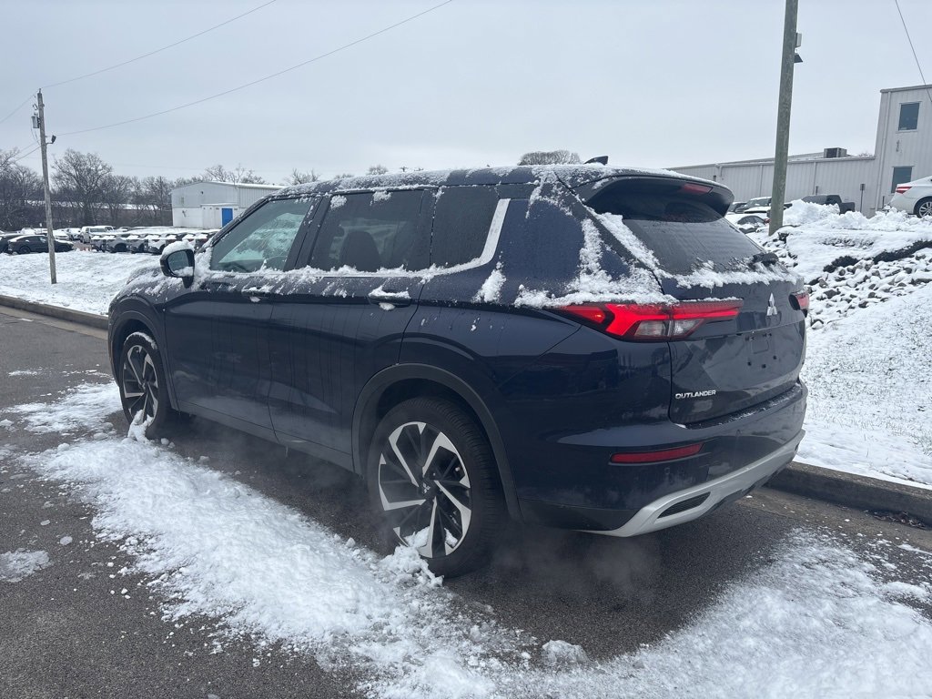 Used 2024 Mitsubishi Outlander SE image 6