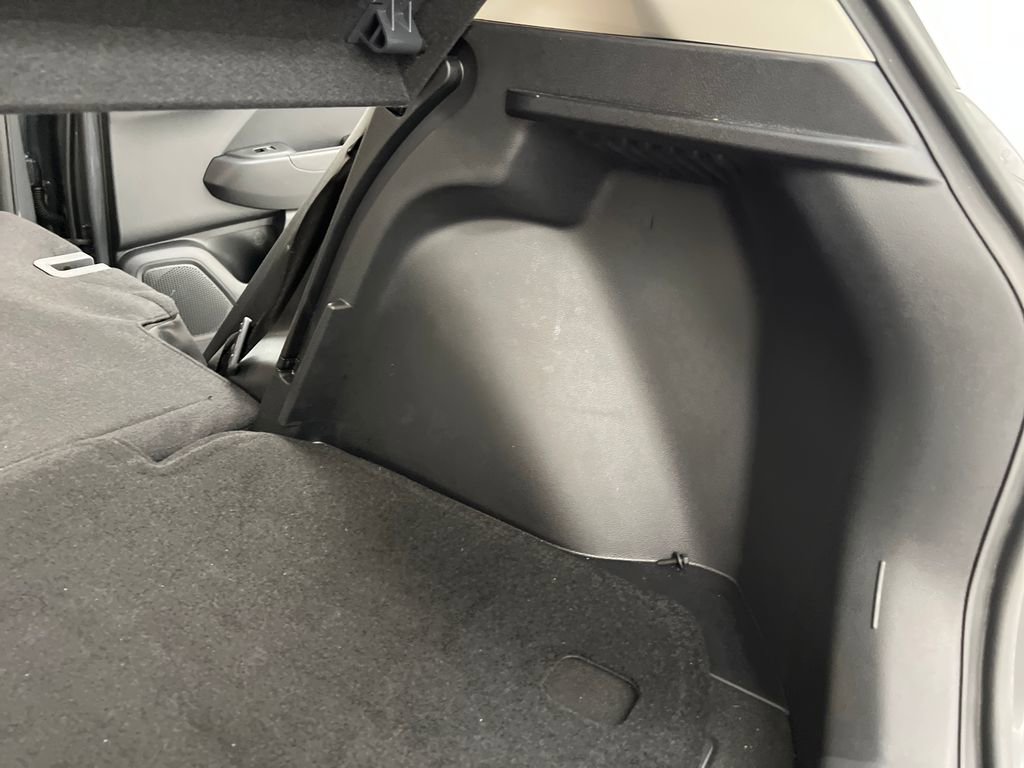 Used 2025 Hyundai Venue SE image 31