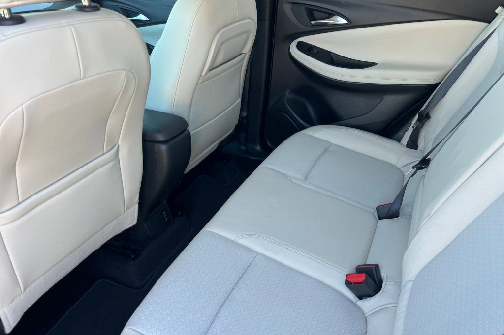 Used 2023 Buick Encore GX Select image 9