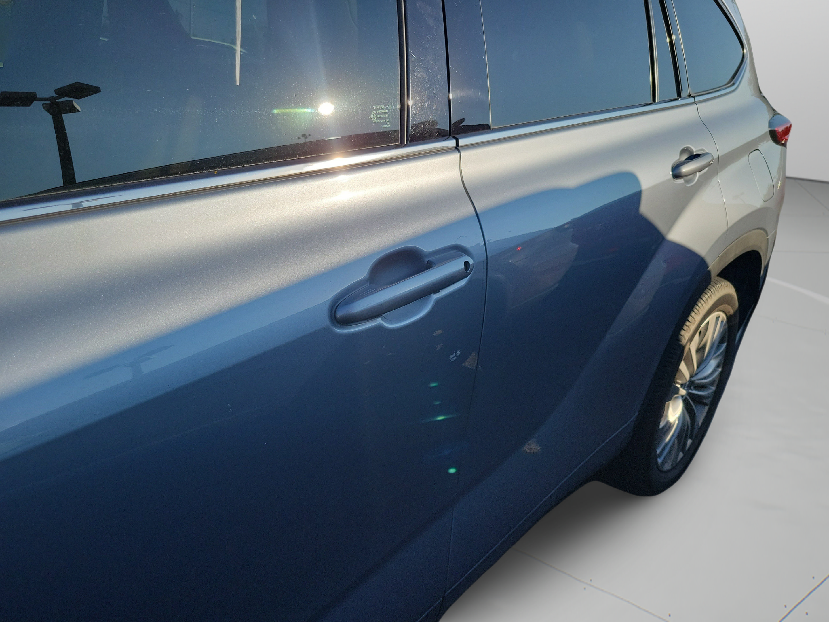 Used 2021 Toyota Highlander Platinum FWD image 28