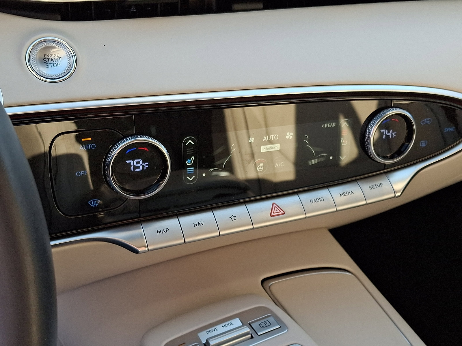 Certified 2022 Genesis GV70 2.5T w/ Advanced Package image 18