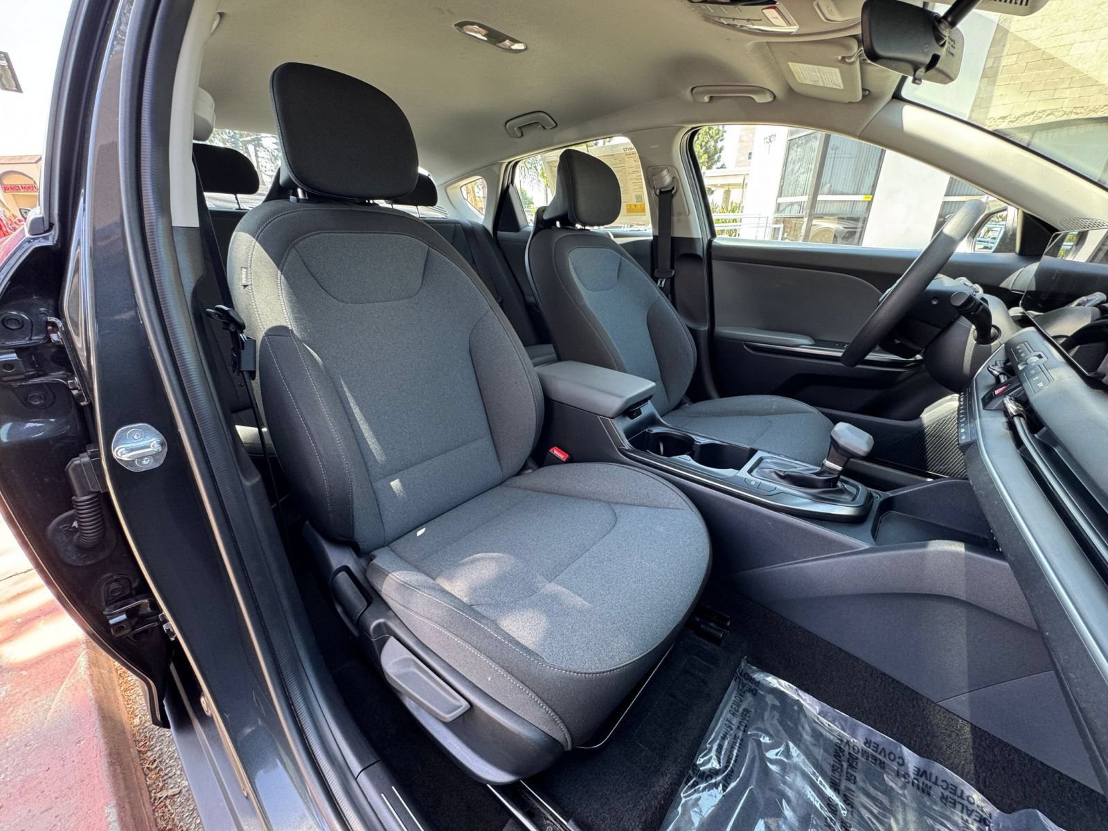Used 2025 Kia K4 FWD image 36