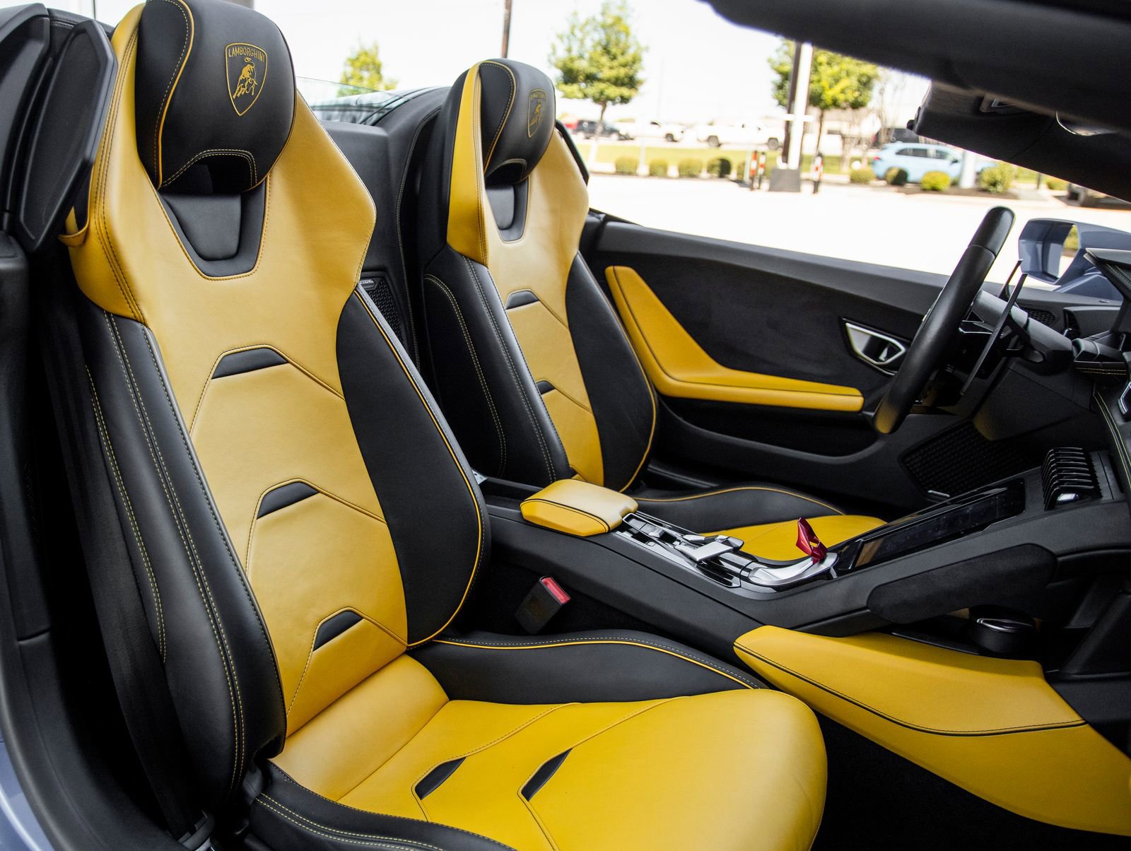 Used 2020 Lamborghini Huracan EVO image 39