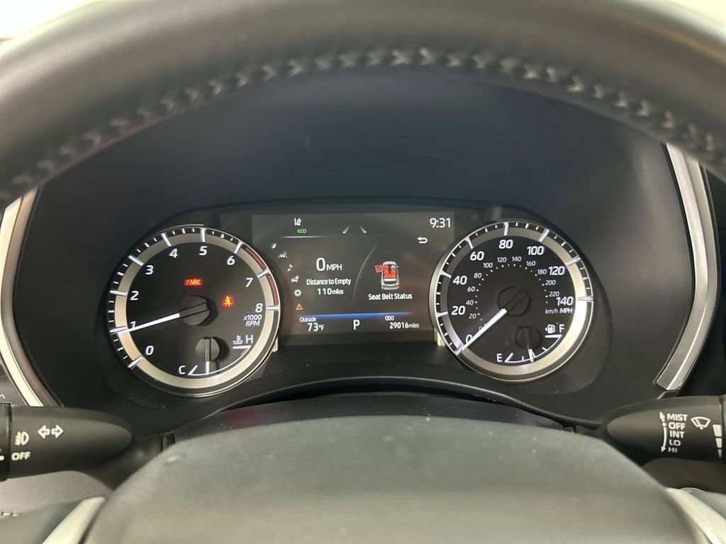 Used 2023 Toyota Highlander XLE AWD/4WD image 13