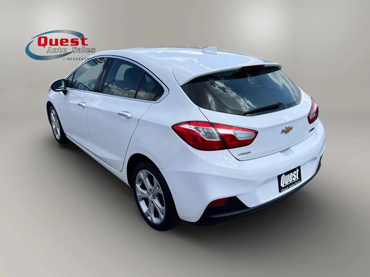 Used 2018 Chevrolet Cruze Premier FWD image 7