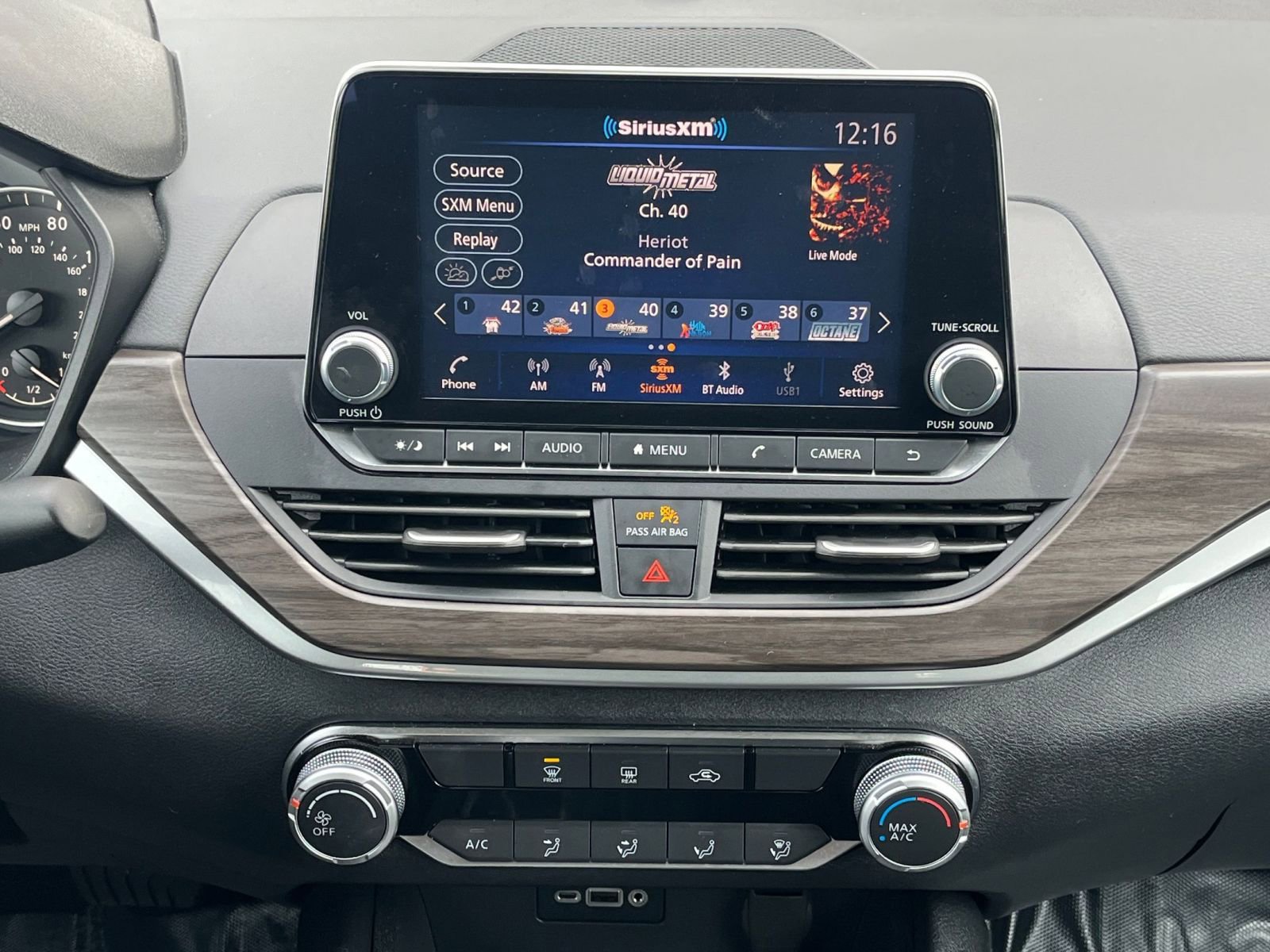 Used 2025 Nissan Altima 2.5 SV image 17