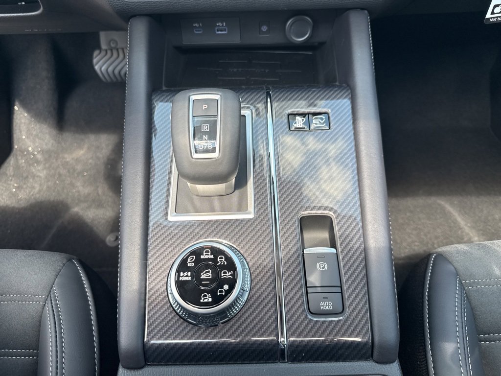 New 2025 Mitsubishi Outlander SE image 31