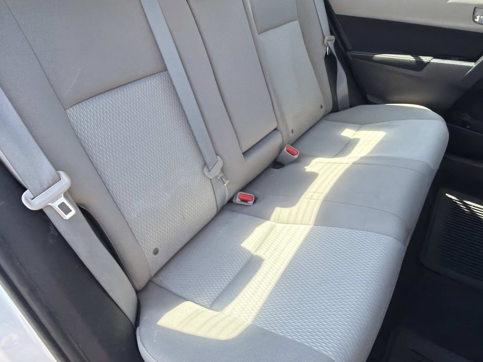 Used 2016 Toyota Corolla LE image 21