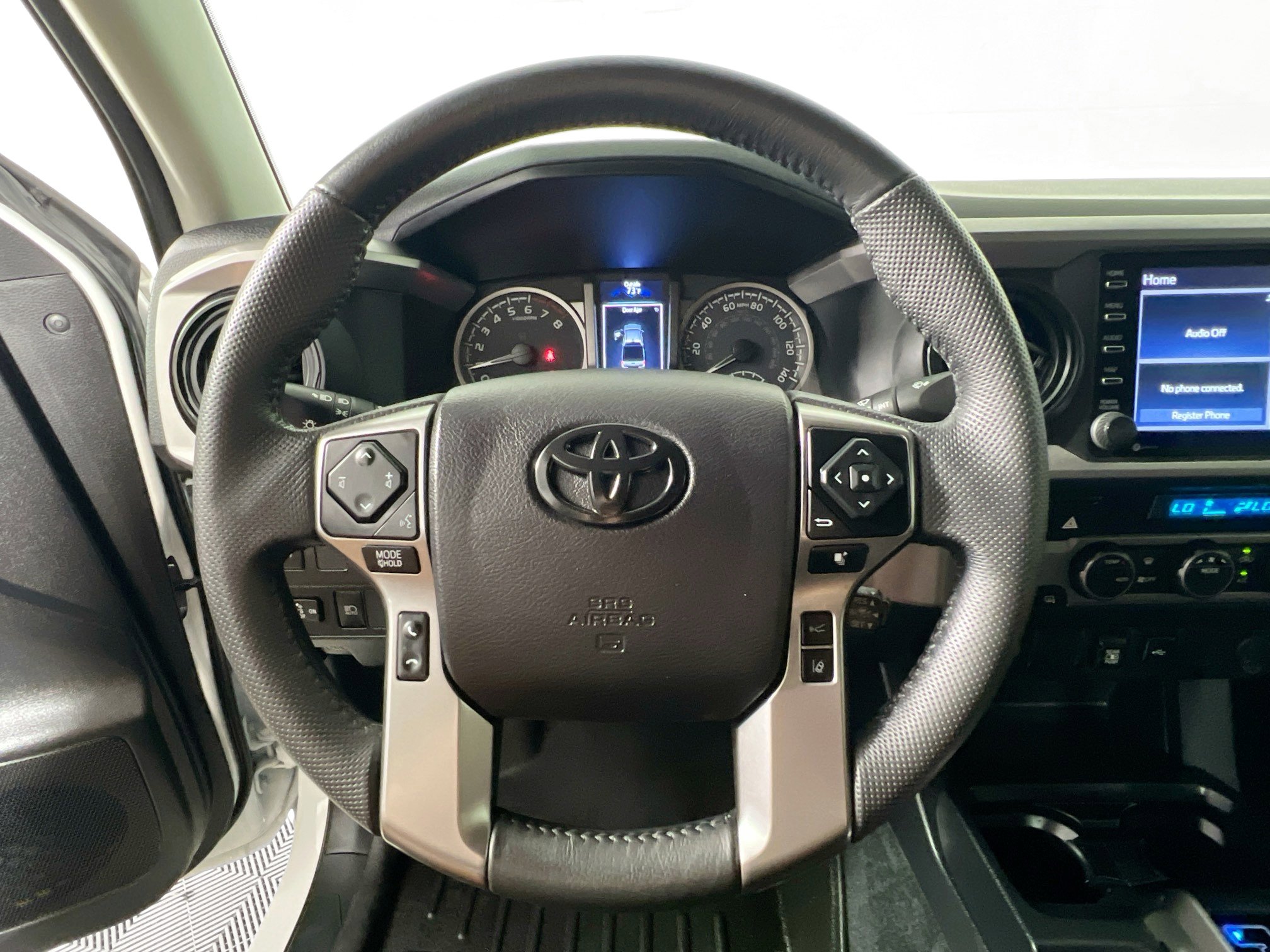 Used 2021 Toyota Tacoma SR5 AWD/4WD image 17