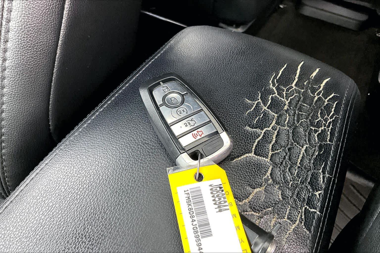 Used 2018 Ford Explorer XLT w/ Equipment Group 202A AWD/4WD image 15