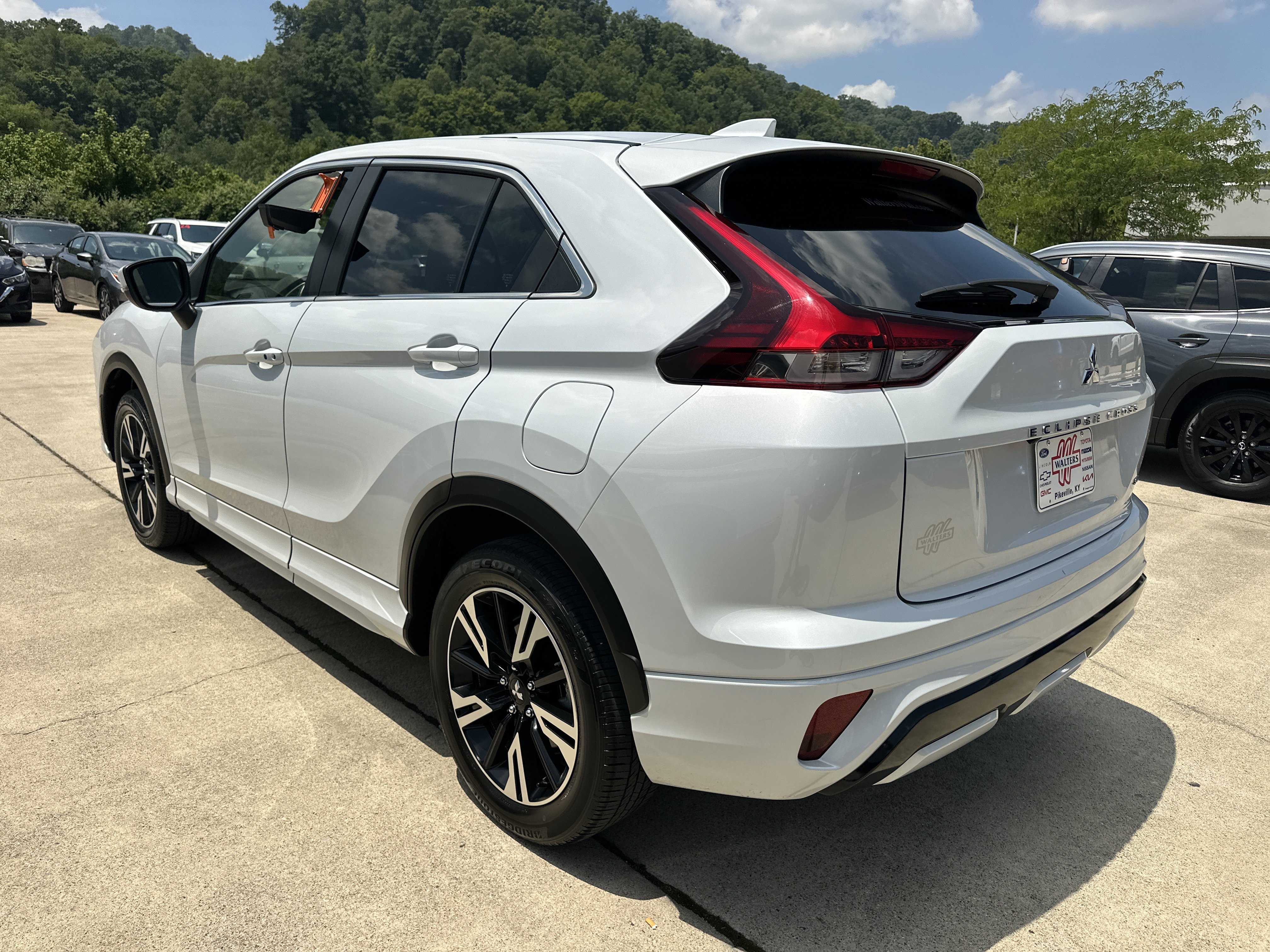 Used 2025 Mitsubishi Eclipse Cross SEL AWD/4WD image 5