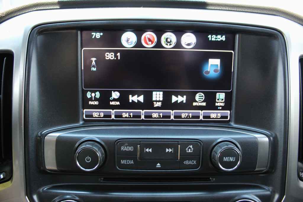 Used 2018 Chevrolet Silverado 1500 LTZ Z71 w/ LTZ Plus Package AWD/4WD image 22