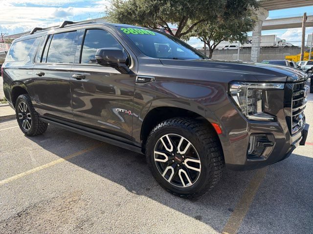 Used 2021 GMC Yukon XL AT4 w/ Technology Package AWD/4WD image 7